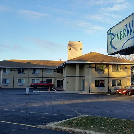Fort Atkinson Riverwalk Inn & Suites المظهر الخارجي الصورة