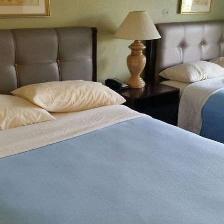 Fort Atkinson Riverwalk Inn & Suites المظهر الخارجي الصورة