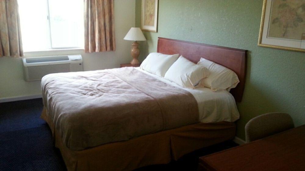 Fort Atkinson Riverwalk Inn & Suites المظهر الخارجي الصورة