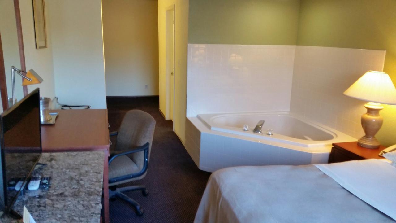 Fort Atkinson Riverwalk Inn & Suites المظهر الخارجي الصورة