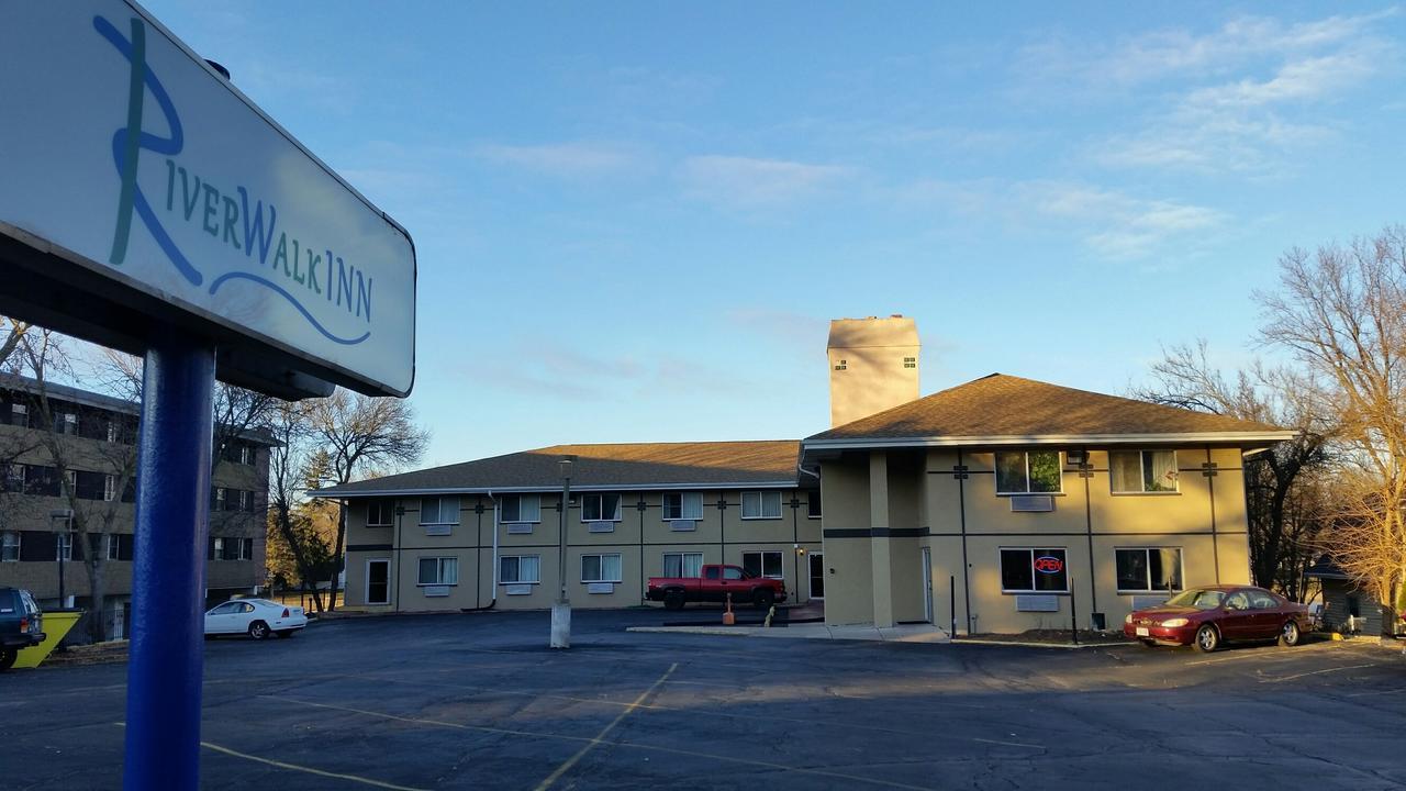 Fort Atkinson Riverwalk Inn & Suites المظهر الخارجي الصورة