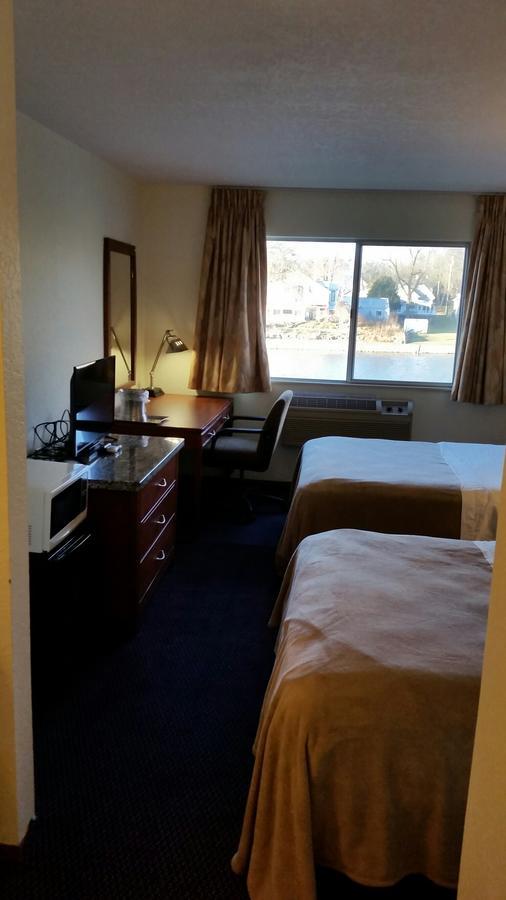 Fort Atkinson Riverwalk Inn & Suites المظهر الخارجي الصورة