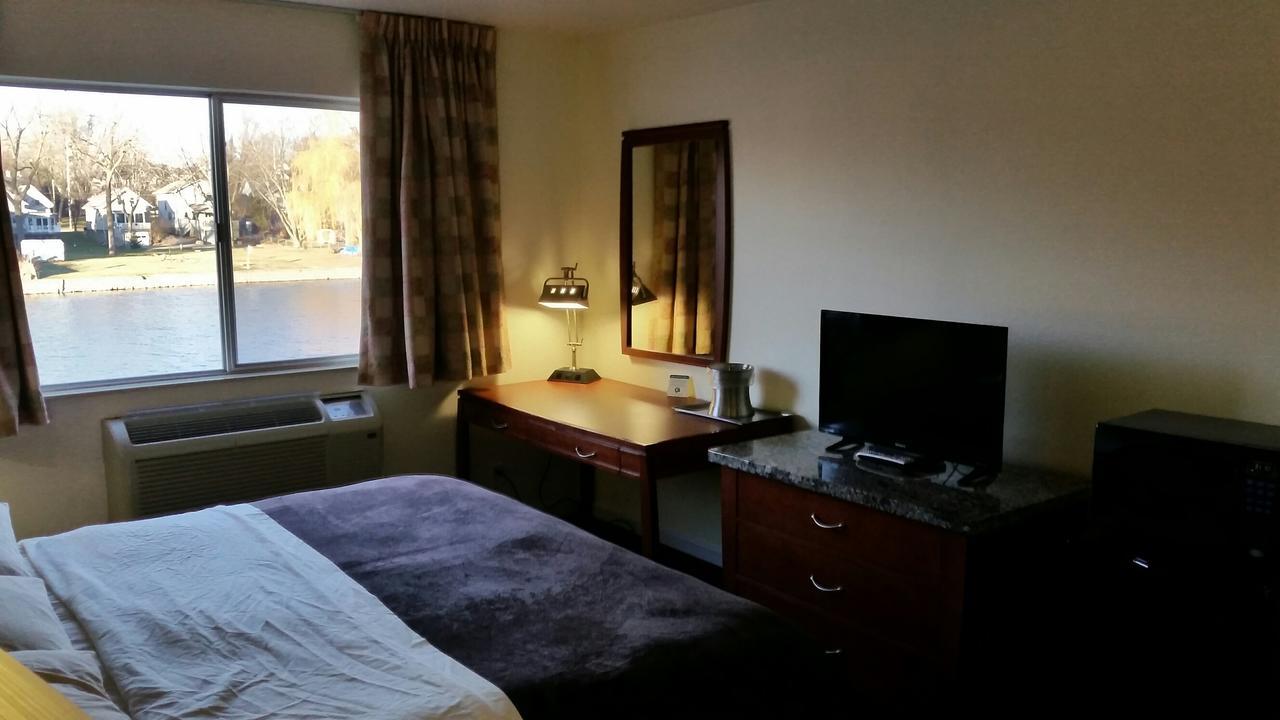 Fort Atkinson Riverwalk Inn & Suites المظهر الخارجي الصورة