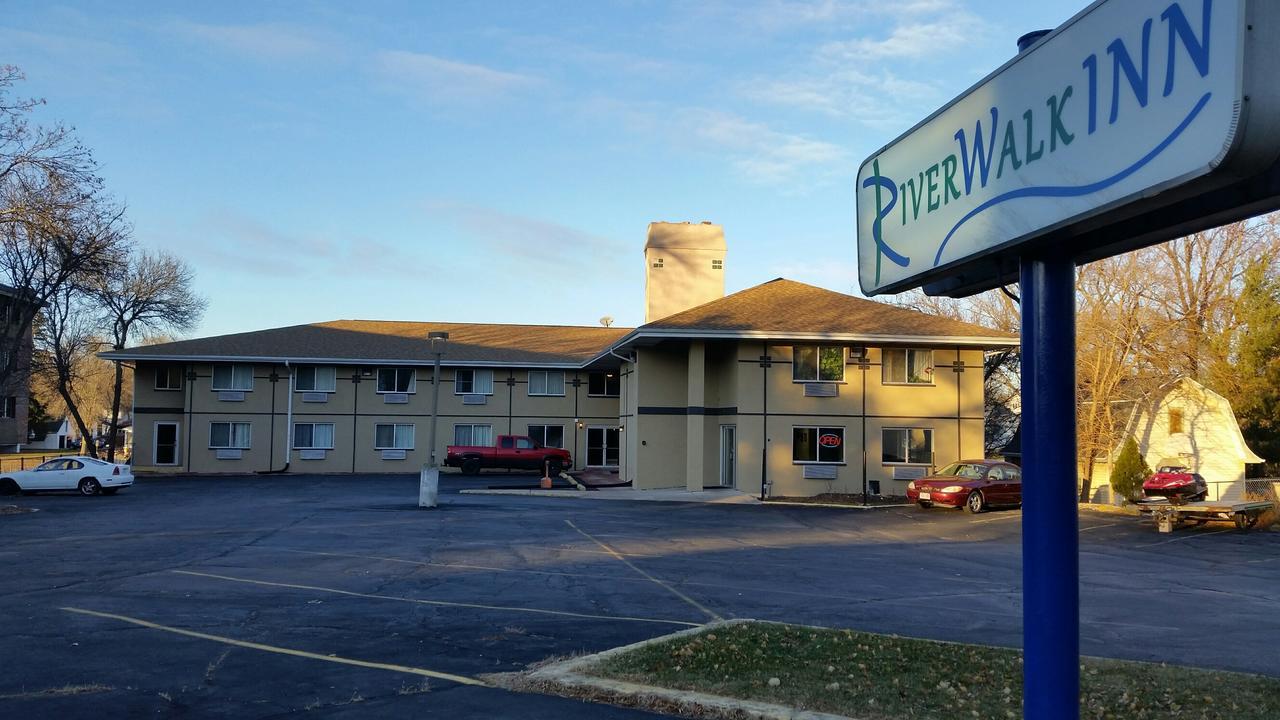 Fort Atkinson Riverwalk Inn & Suites المظهر الخارجي الصورة