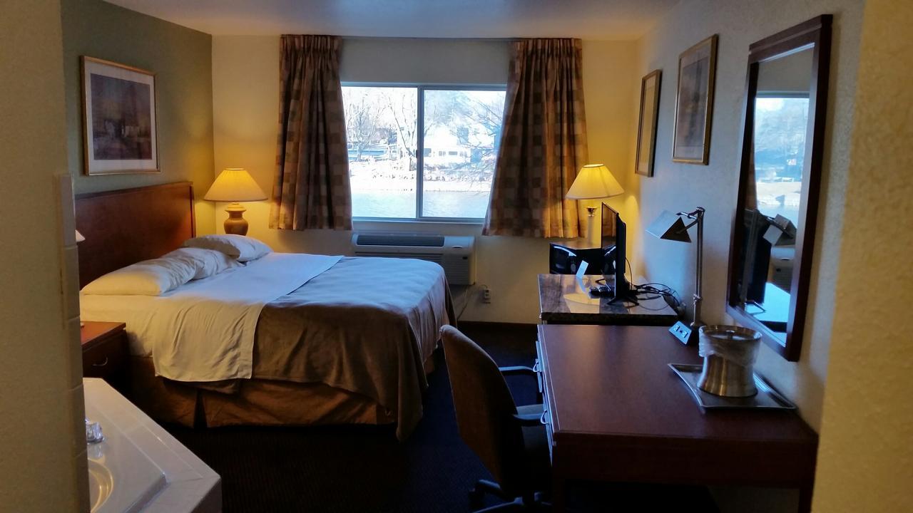 Fort Atkinson Riverwalk Inn & Suites المظهر الخارجي الصورة