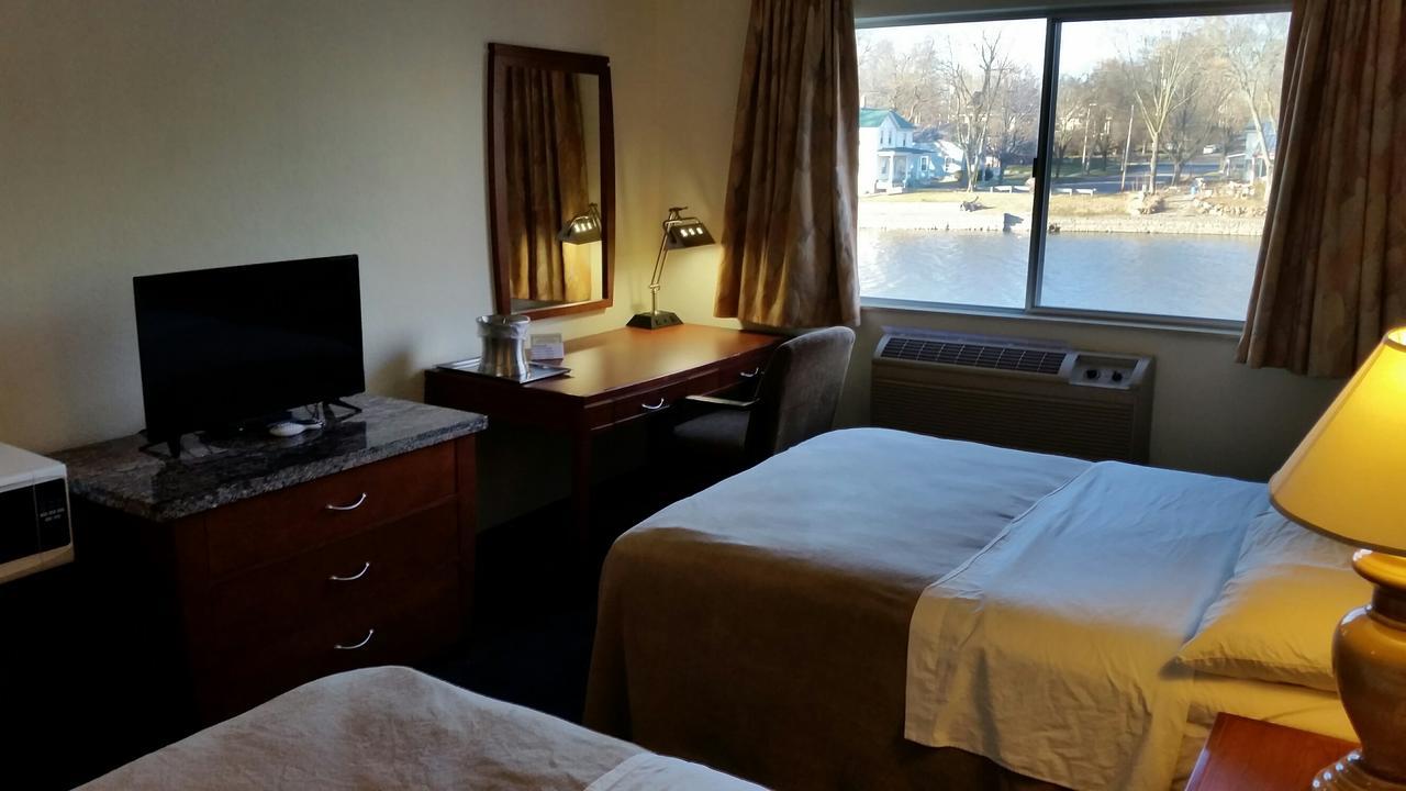 Fort Atkinson Riverwalk Inn & Suites المظهر الخارجي الصورة