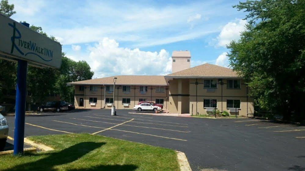 Fort Atkinson Riverwalk Inn & Suites المظهر الخارجي الصورة
