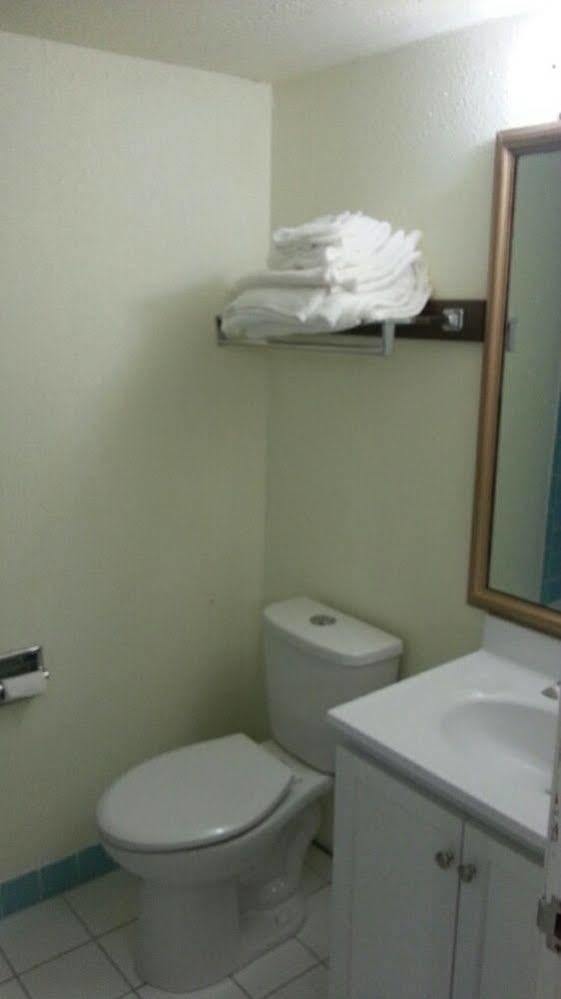 Fort Atkinson Riverwalk Inn & Suites المظهر الخارجي الصورة