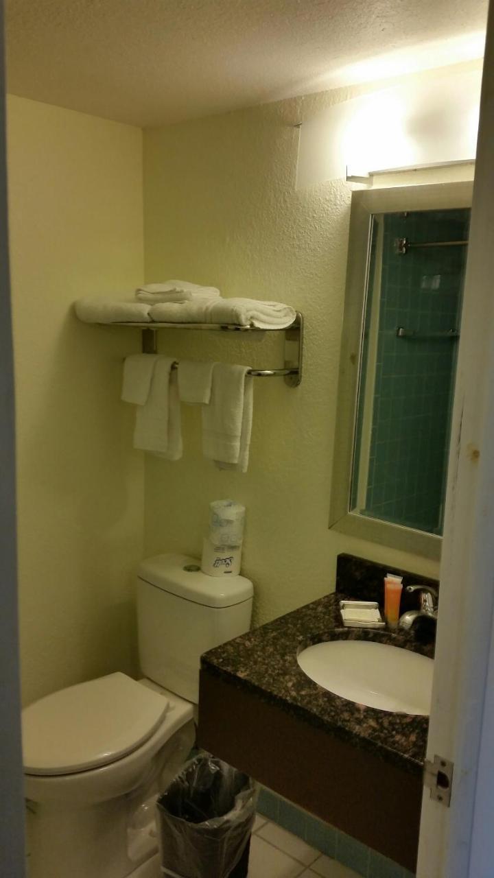 Fort Atkinson Riverwalk Inn & Suites المظهر الخارجي الصورة