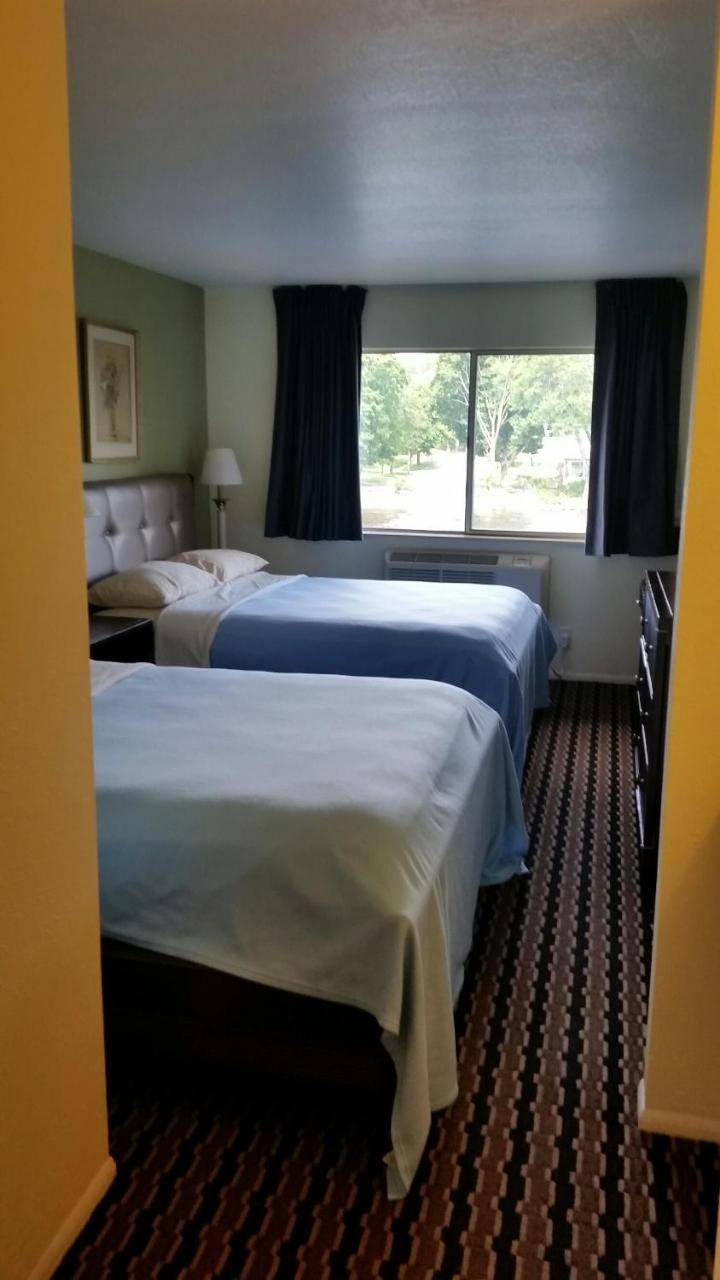 Fort Atkinson Riverwalk Inn & Suites المظهر الخارجي الصورة