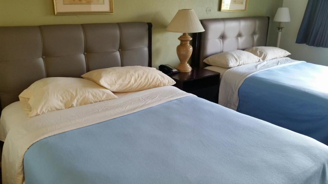 Fort Atkinson Riverwalk Inn & Suites المظهر الخارجي الصورة