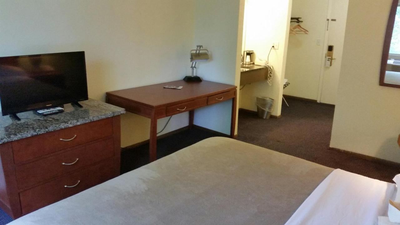 Fort Atkinson Riverwalk Inn & Suites المظهر الخارجي الصورة